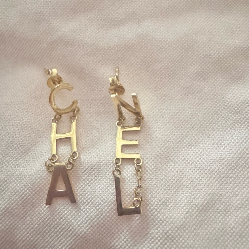 18 KARAT GOLD C Gold Dangle Earrings